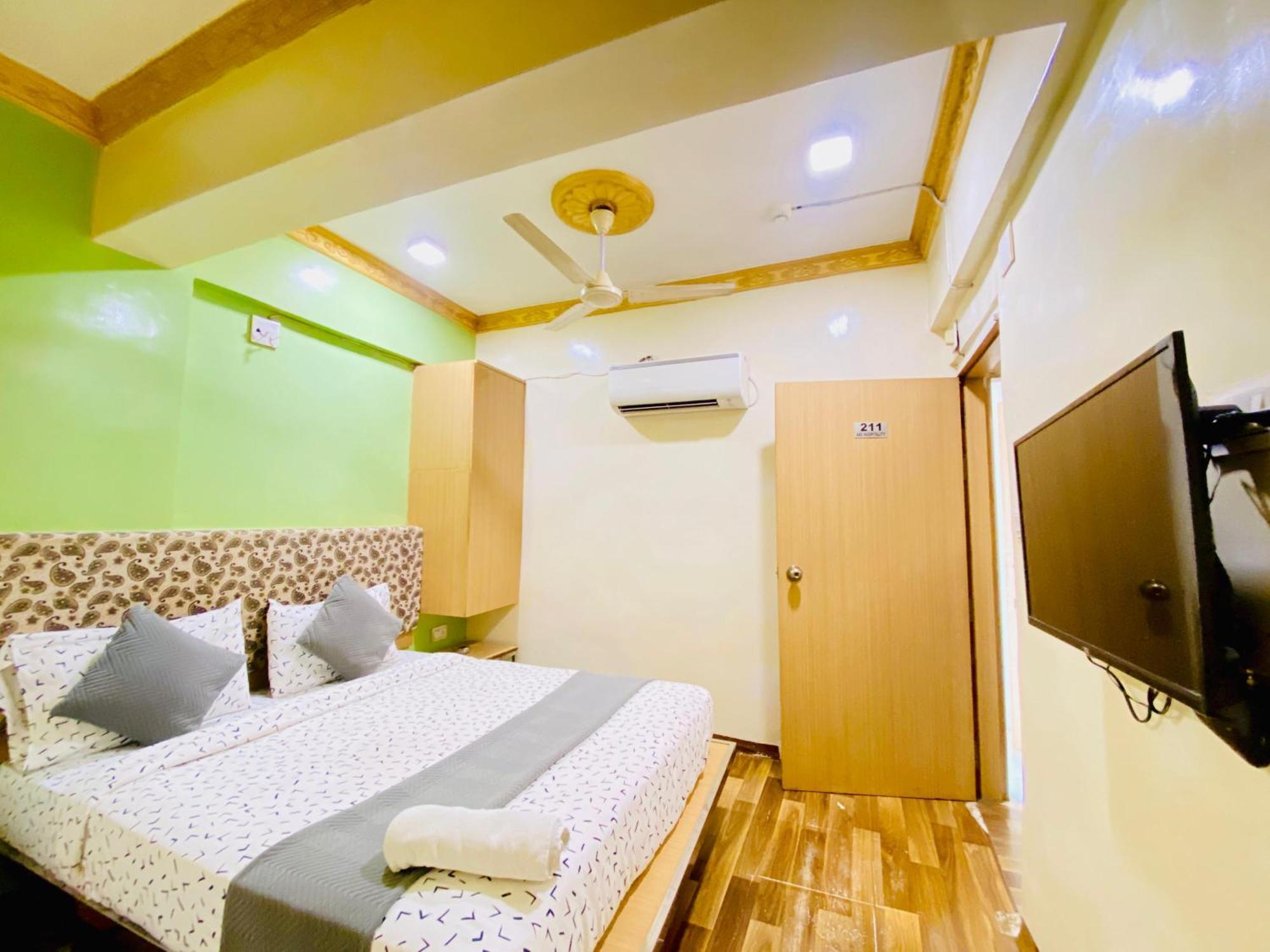Hotel Abc Satellite Prahlad Nagar Ахмедабад Экстерьер фото