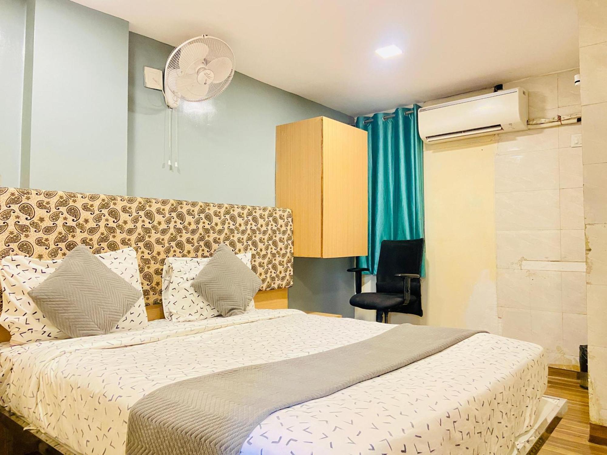 Hotel Abc Satellite Prahlad Nagar Ахмедабад Экстерьер фото