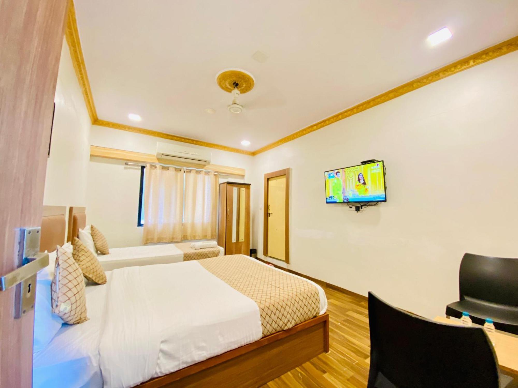 Hotel Abc Satellite Prahlad Nagar Ахмедабад Экстерьер фото