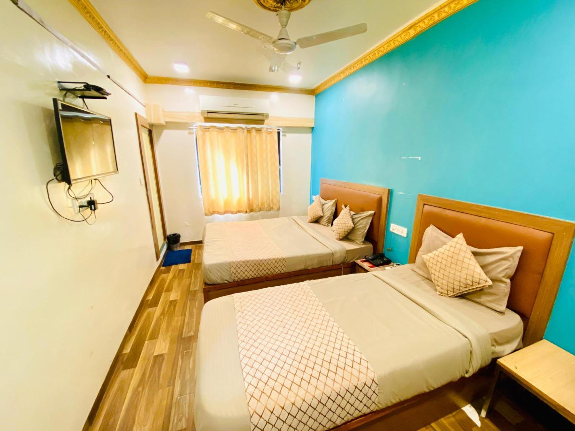 Hotel Abc Satellite Prahlad Nagar Ахмедабад Экстерьер фото