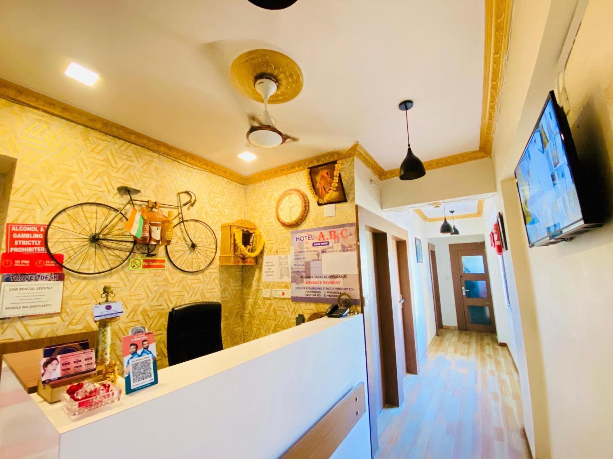 Hotel Abc Satellite Prahlad Nagar Ахмедабад Экстерьер фото