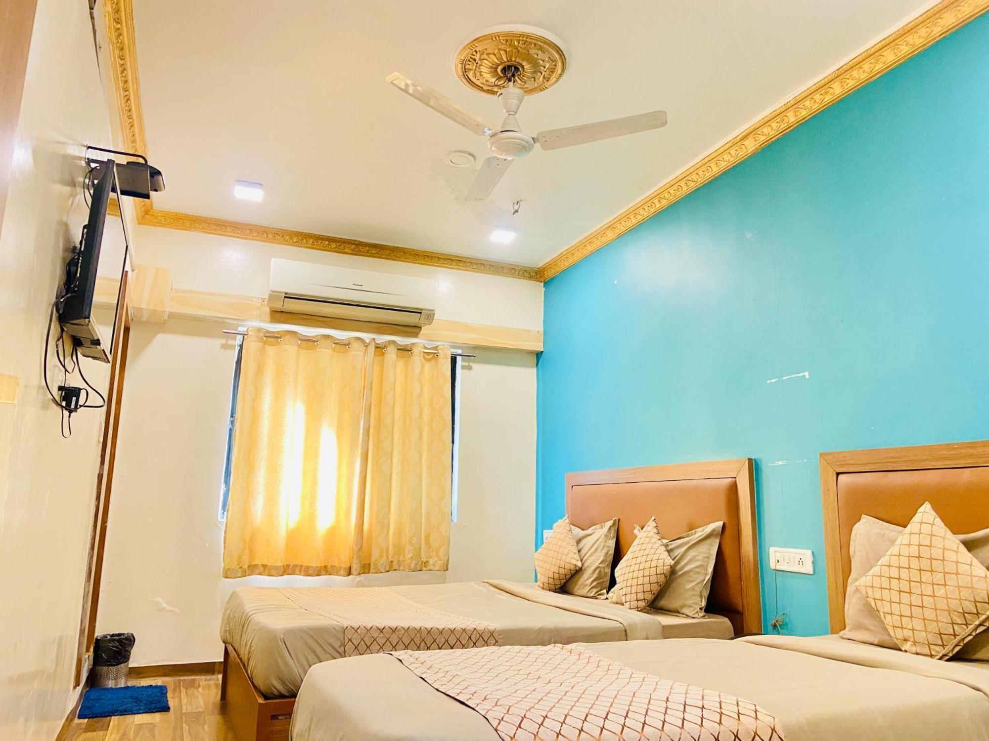 Hotel Abc Satellite Prahlad Nagar Ахмедабад Экстерьер фото