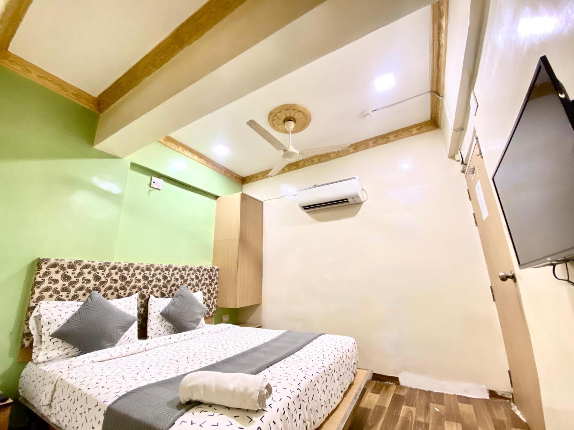 Hotel Abc Satellite Prahlad Nagar Ахмедабад Экстерьер фото