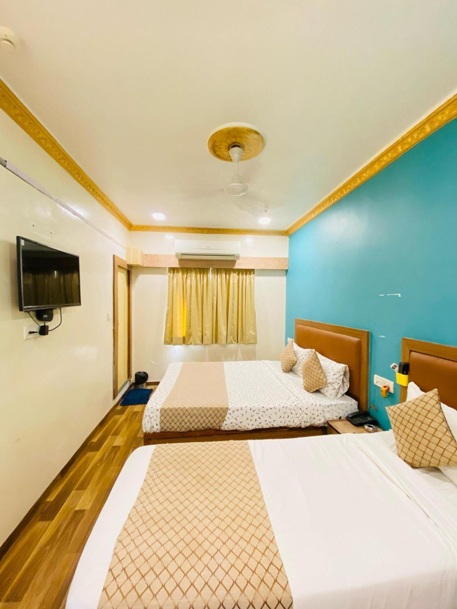 Hotel Abc Satellite Prahlad Nagar Ахмедабад Экстерьер фото