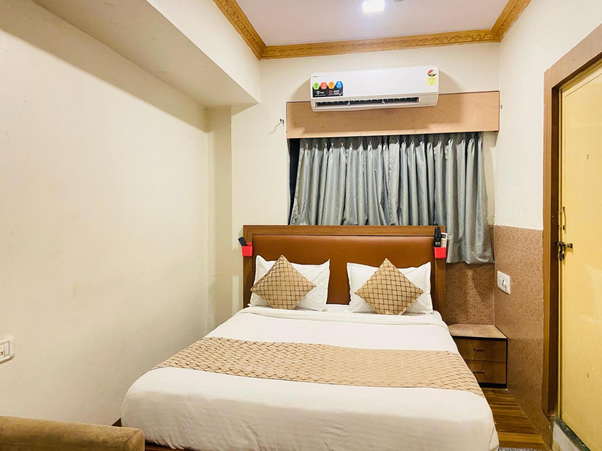 Hotel Abc Satellite Prahlad Nagar Ахмедабад Экстерьер фото